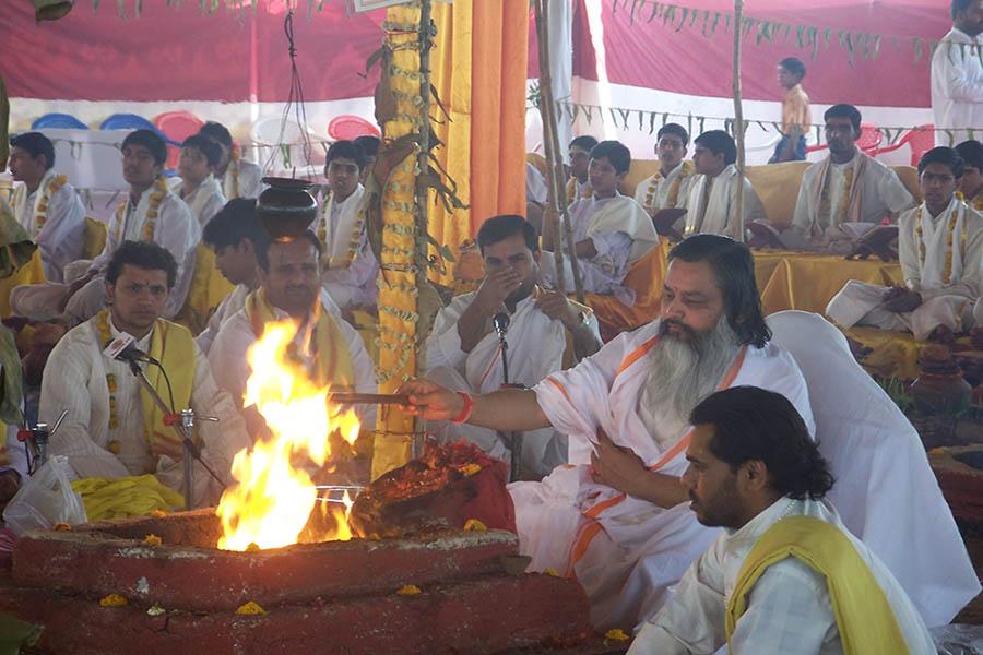 On first day of Chaitra Navararti 2009 Shri Lakshchandi Mahayagya sankalpa was taken by Brahmachari Girish Ji at Gurudev Brahmanand Saraswati Ashram, Chhan, Bhopal. Since then 4 Shri Lakshchandi Mahayagyas have completed and 5th one is continuing. In Lakshchandi Yagya 1,00,000 paath (chanting) of Shri Durga Saptshati is done with 70,000 ahuties (offerings) in 9 Dhawan kunds (fire pits).